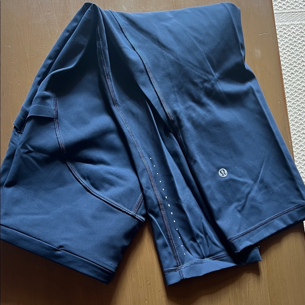 lululemon athletica Women's Navy Capris